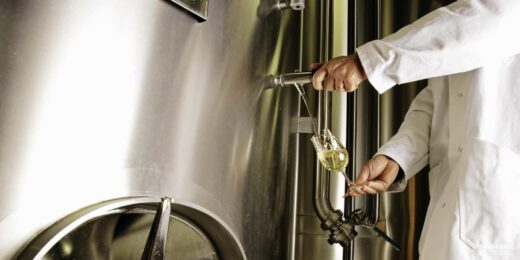 Débouchage de vin : étape essentielle de la vinification