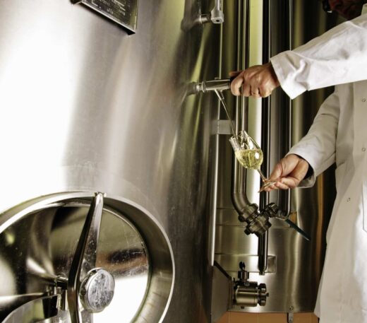 Débouchage de vin : étape essentielle de la vinification